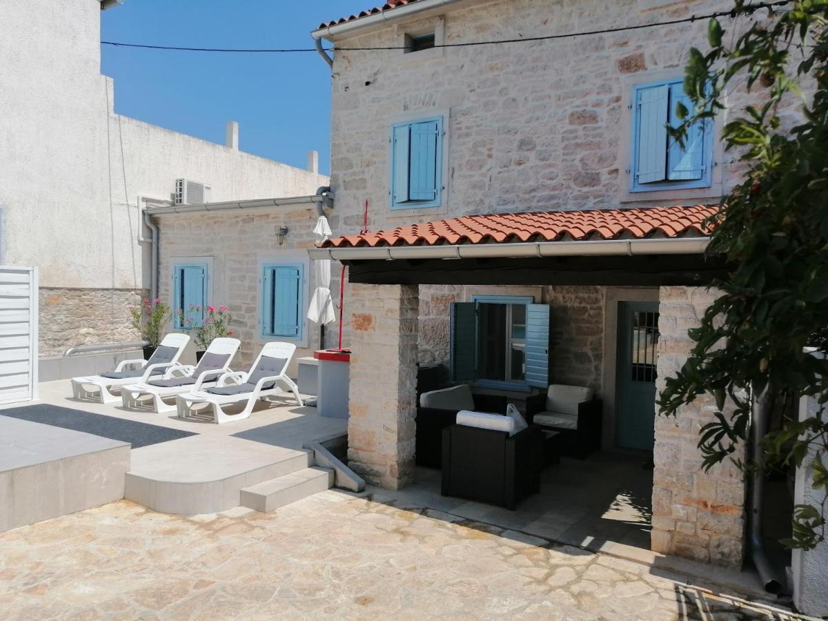Holiday Home Peruški Buitenkant foto