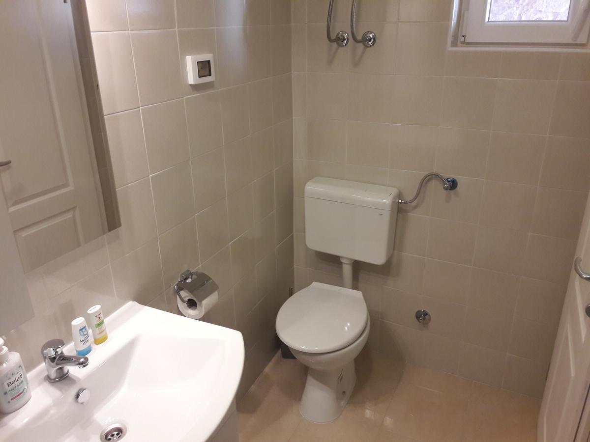 Holiday Home Peruški Buitenkant foto