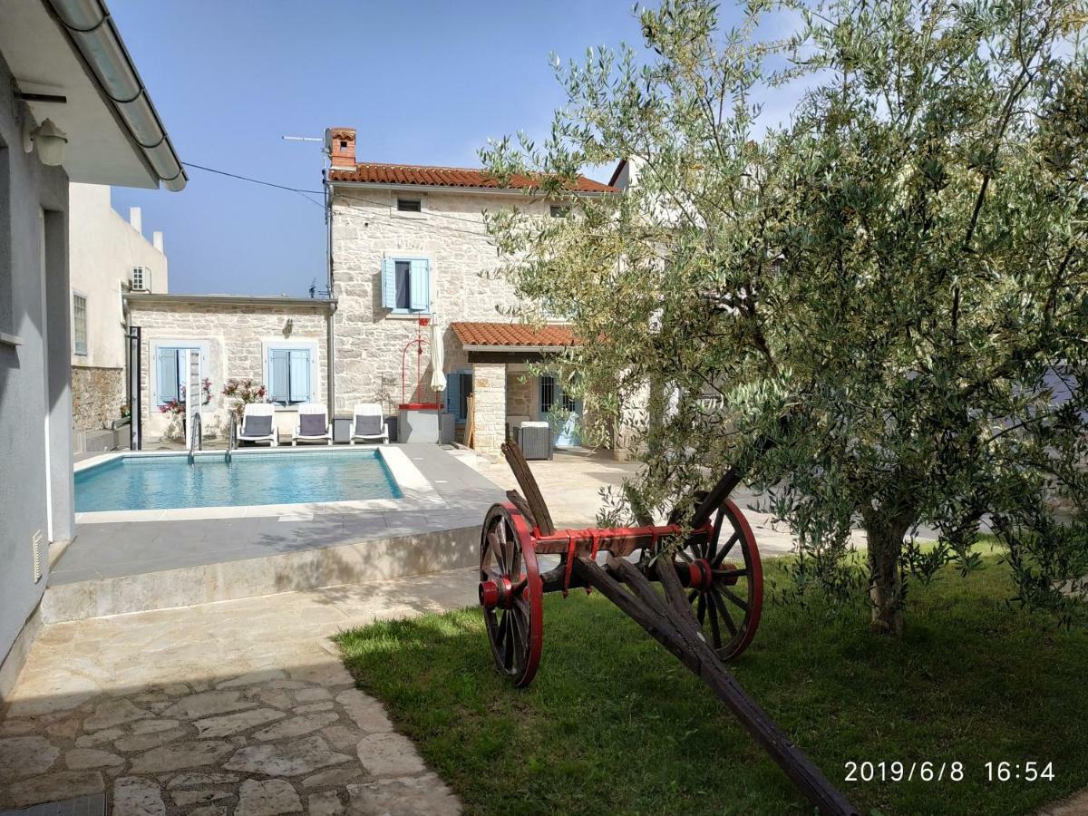 Holiday Home Peruški Buitenkant foto